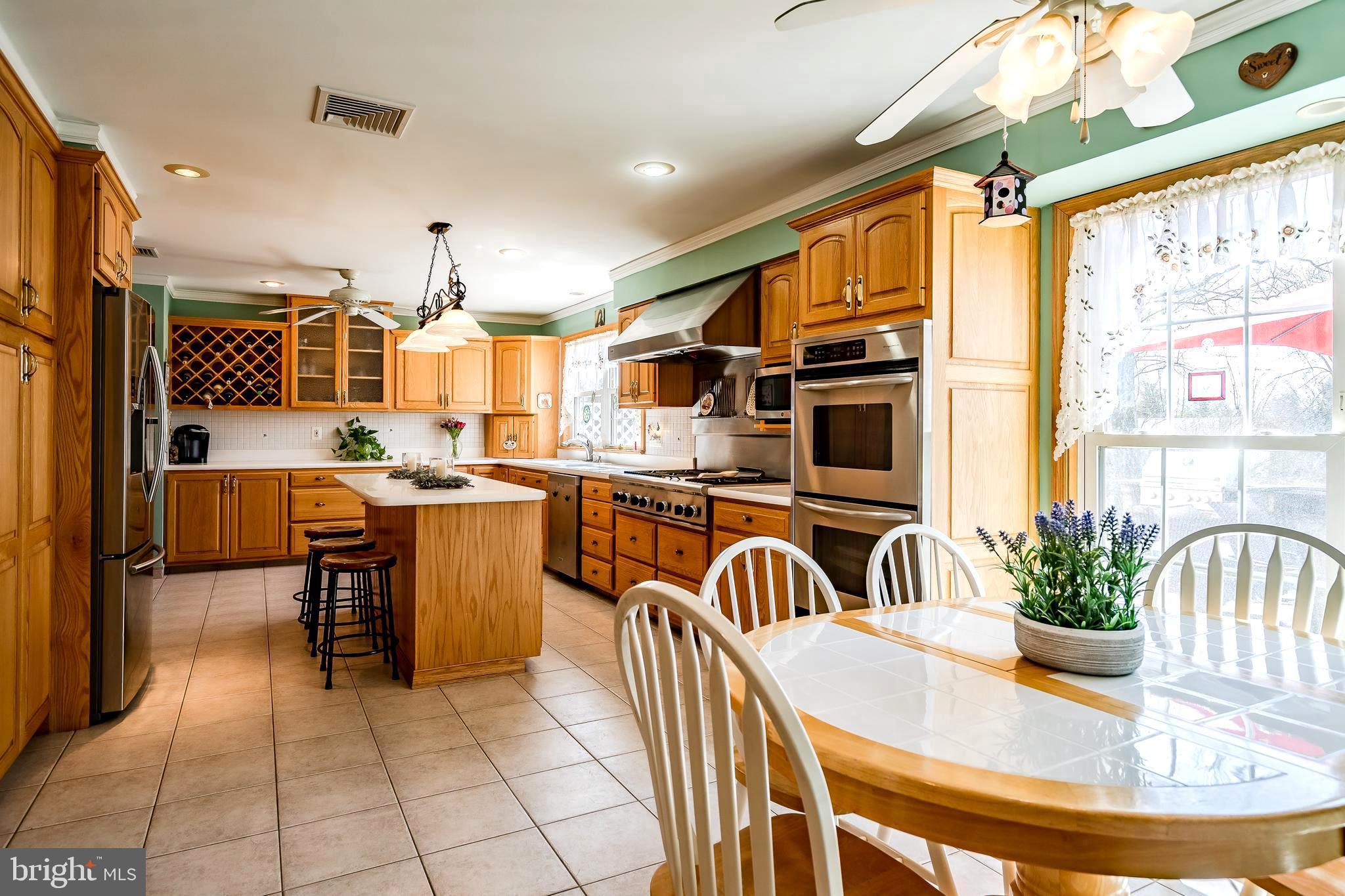 909 Fillmore Road East Norriton, PA 19403 - Photo 8 of 56 Huge eat in kitchen