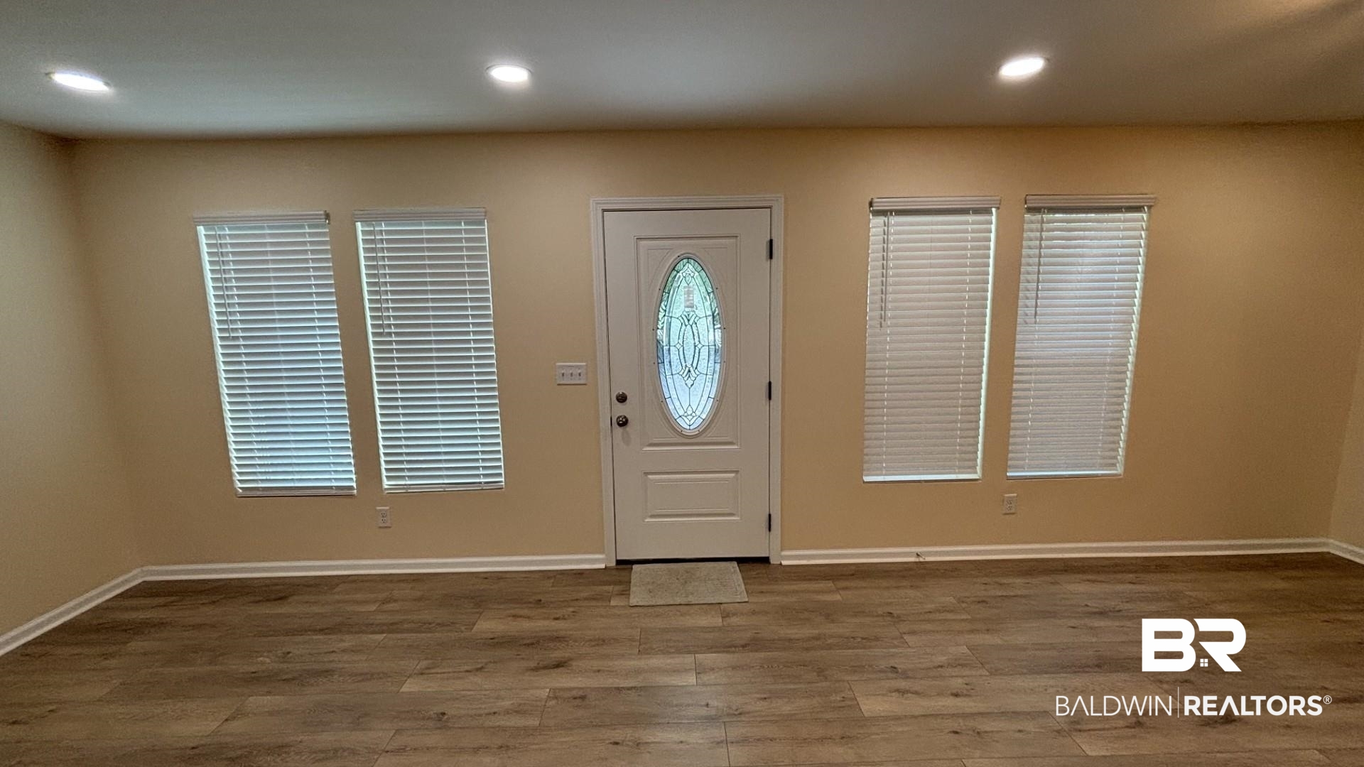 7251 Pinehill Road Daphne, AL 36526 - Photo 5 of 14 Living Room