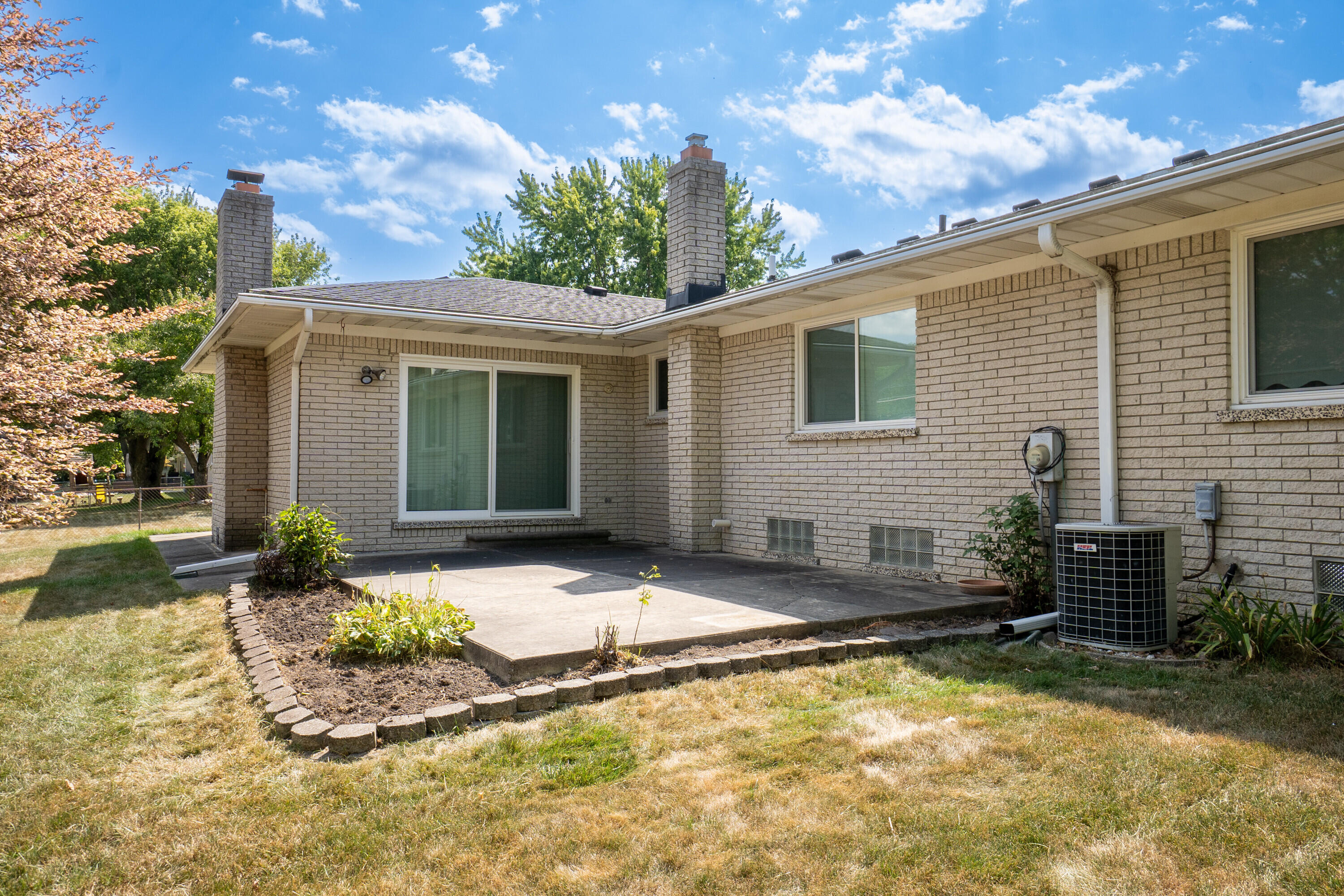 17596 Levan Road Livonia, MI 48152 - Photo 40 of 42 004_4