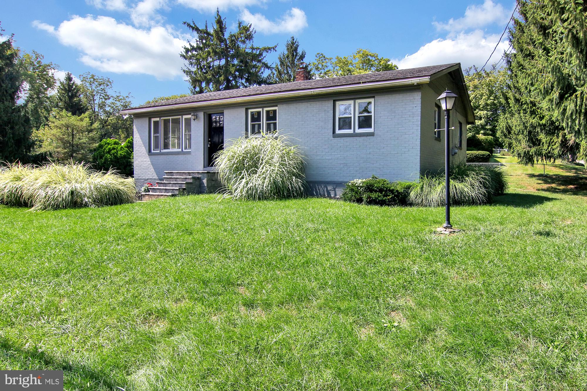 395 Silver Spring Road Mechanicsburg, PA 17050 - Photo 2 of 31 Gallery Image 2