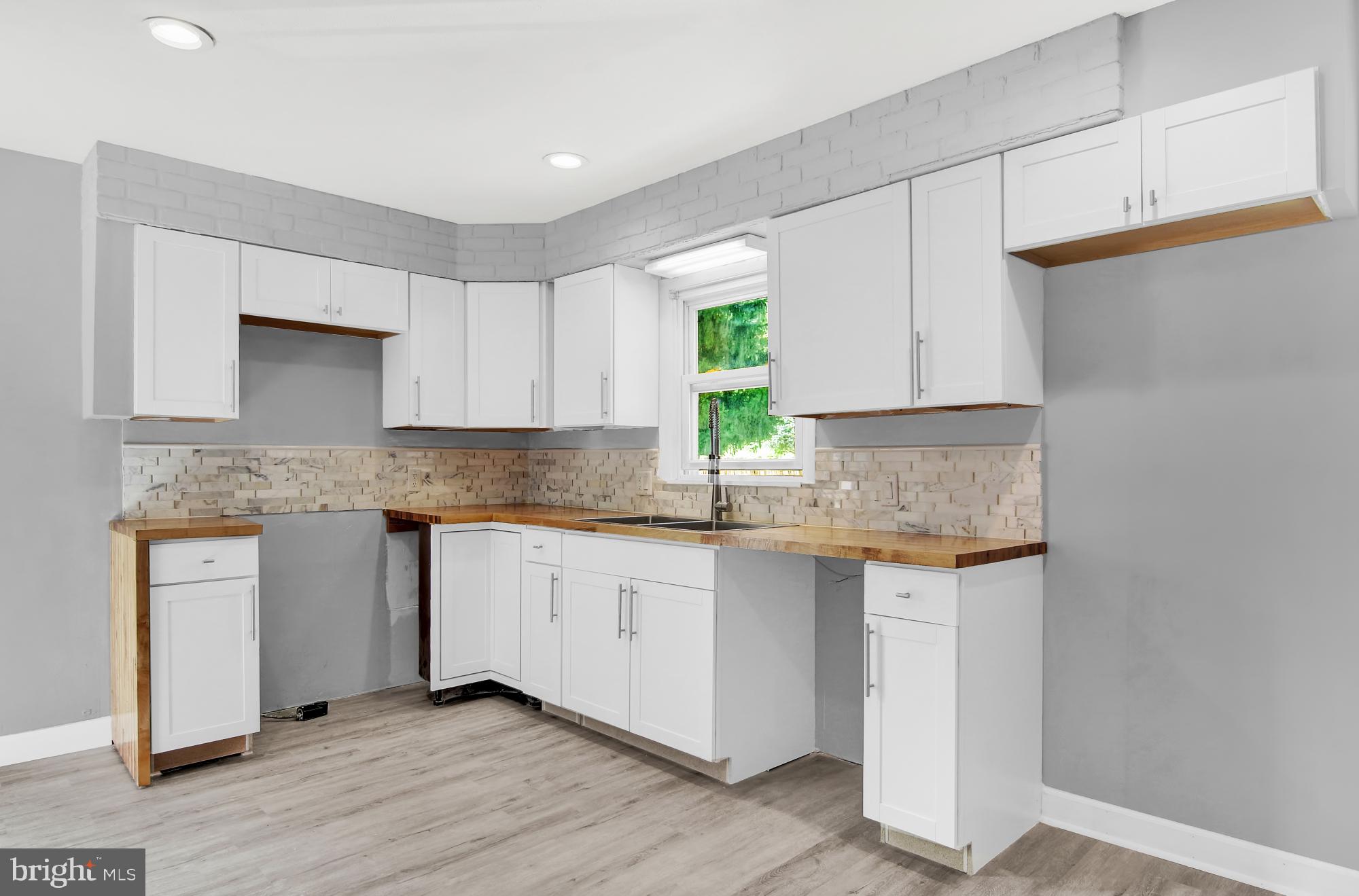 395 Silver Spring Road Mechanicsburg, PA 17050 - Photo 11 of 31 Gallery Image 11