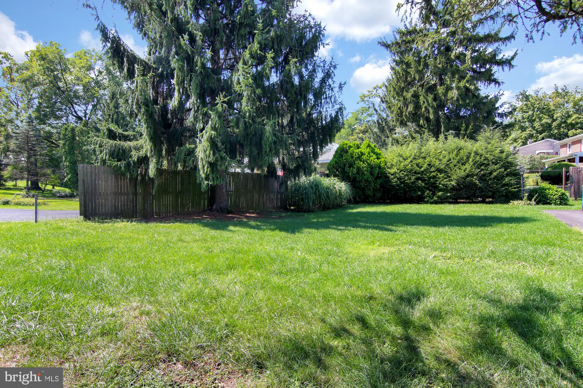 395 Silver Spring Road Mechanicsburg, PA 17050 - Photo 4 of 31 Gallery Image 4