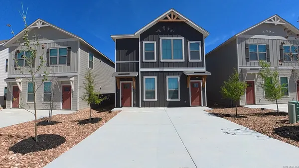 $1,800 | 7122 Magnolia Creek, San Antonio, TX 78252