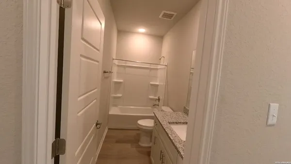 $1,800 | 7122 Magnolia Creek, San Antonio, TX 78252