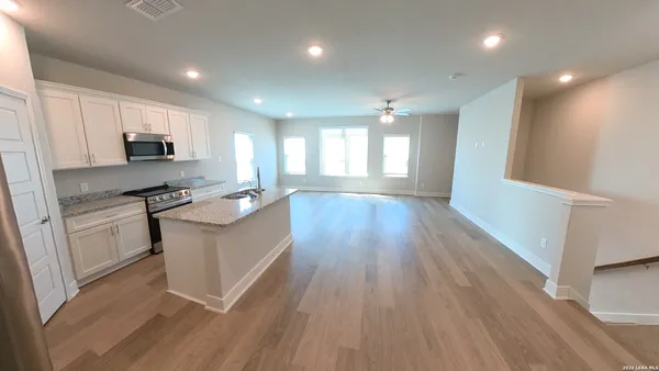 $1,800 | 7122 Magnolia Creek, San Antonio, TX 78252