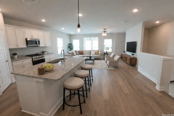 $1,800 | 7122 Magnolia Creek, San Antonio, TX 78252