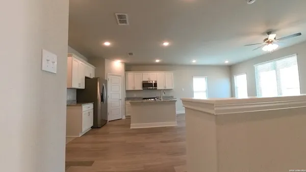 $1,800 | 7122 Magnolia Creek, San Antonio, TX 78252