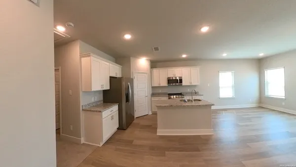 $1,800 | 7122 Magnolia Creek, San Antonio, TX 78252