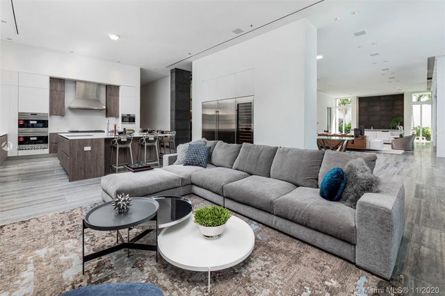 $10,118,000 | 373 Centre Island, Golden Beach, FL 33160