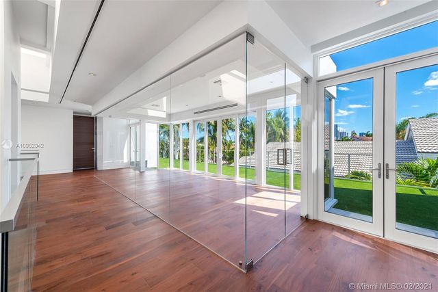 $10,118,000 | 373 Centre Island, Golden Beach, FL 33160