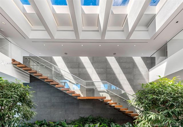 $10,118,000 | 373 Centre Island, Golden Beach, FL 33160