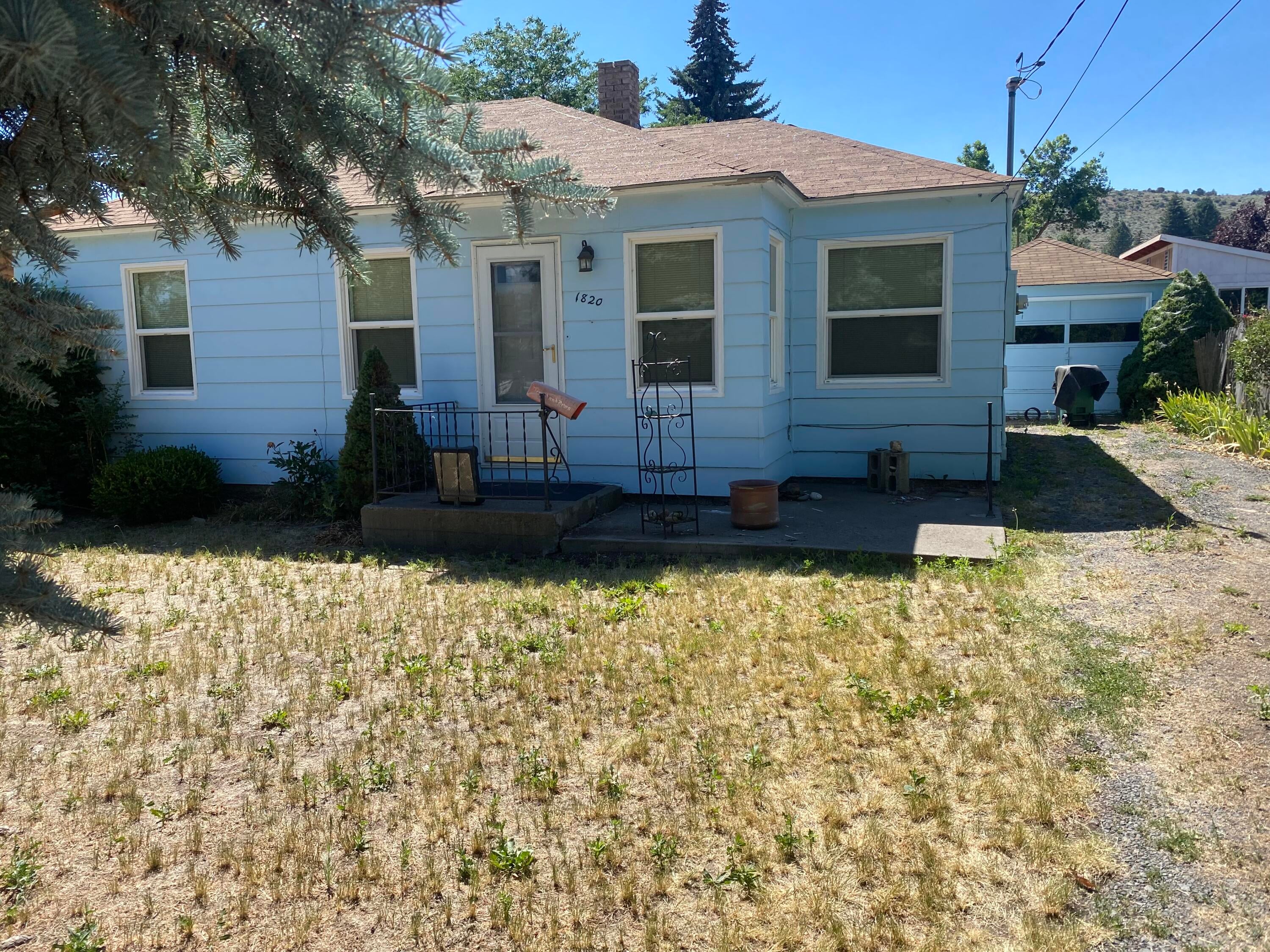 1820 Riverside Drive Klamath Falls, OR 97601 - Photo 1 of 1 Front