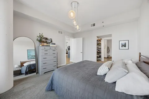 $1,160,000 | 1240 South 2nd Street, Unit 1021, Minneapolis, MN 55415