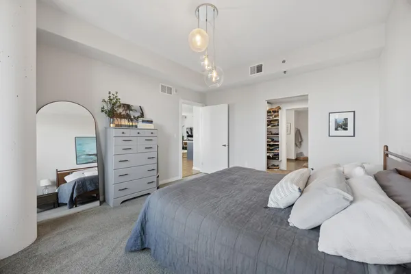 $1,160,000 | 1240 South 2nd Street, Unit 1021, Minneapolis, MN 55415