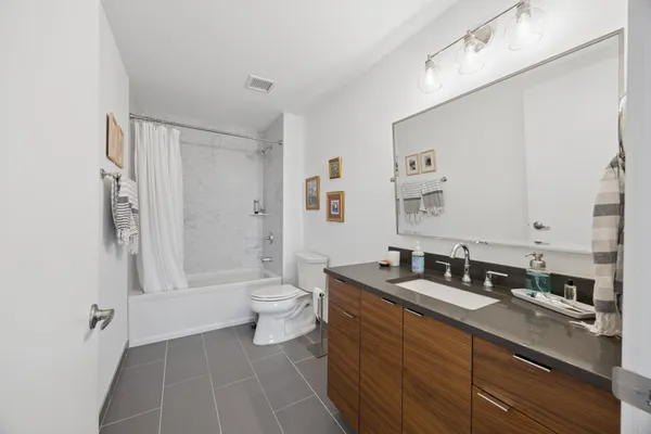 $1,160,000 | 1240 South 2nd Street, Unit 1021, Minneapolis, MN 55415