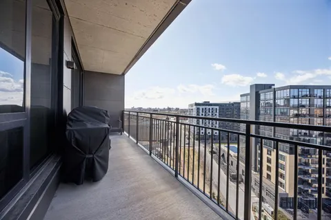 $1,160,000 | 1240 South 2nd Street, Unit 1021, Minneapolis, MN 55415