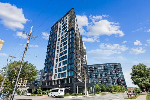 $1,160,000 | 1240 South 2nd Street, Unit 1021, Minneapolis, MN 55415