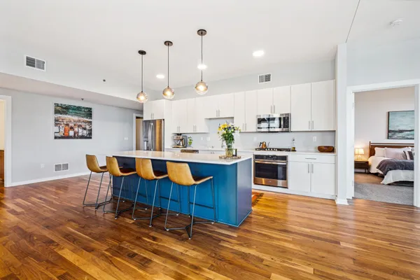 $1,160,000 | 1240 South 2nd Street, Unit 1021, Minneapolis, MN 55415