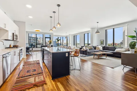 $1,160,000 | 1240 South 2nd Street, Unit 1021, Minneapolis, MN 55415