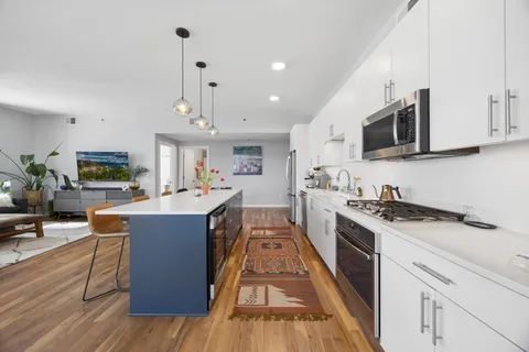 $1,160,000 | 1240 South 2nd Street, Unit 1021, Minneapolis, MN 55415