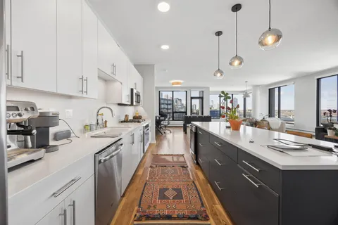 $1,160,000 | 1240 South 2nd Street, Unit 1021, Minneapolis, MN 55415