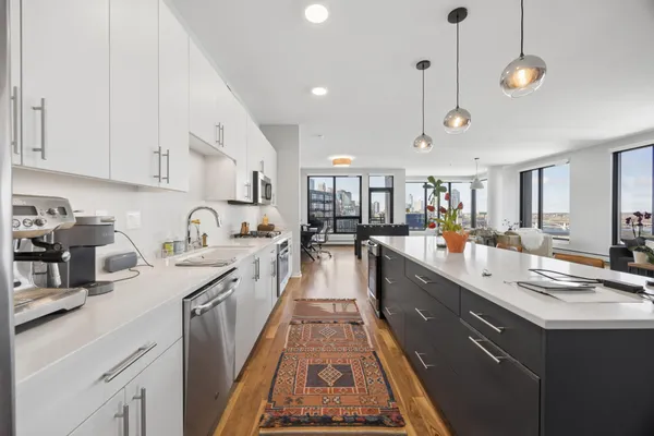 $1,160,000 | 1240 South 2nd Street, Unit 1021, Minneapolis, MN 55415