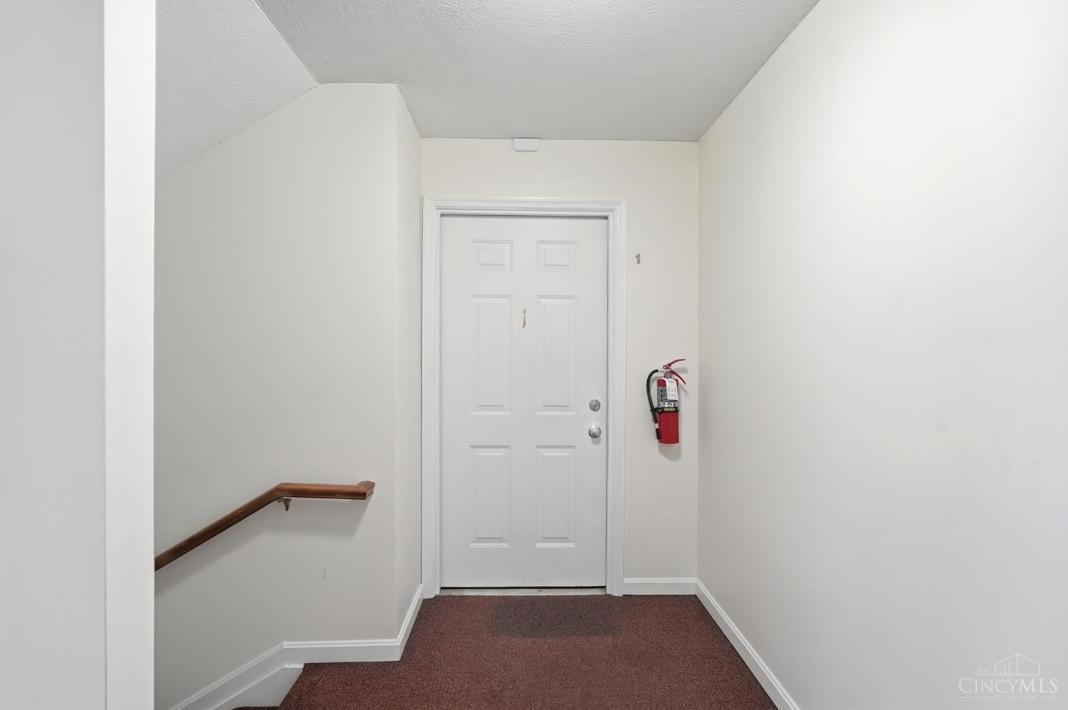 843 Neeb Road, Unit 1 Cincinnati, OH 45233 - Photo 6 of 35