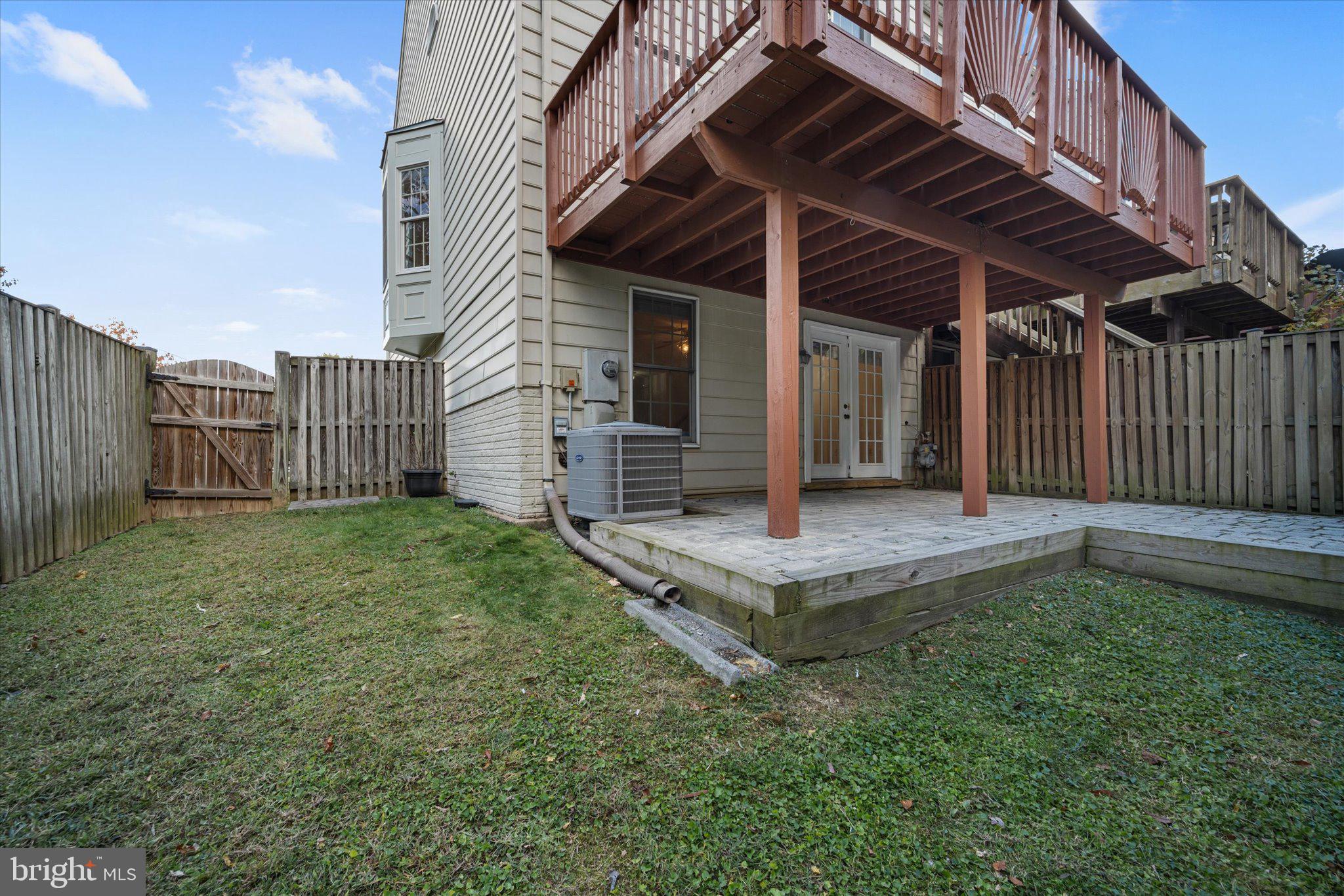 7849 Sabre Court Manassas, VA 20109 - Photo 35 of 35 a front view of a house with garden