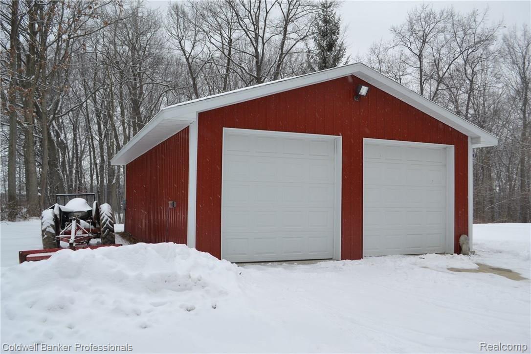 4530 Timber Lane Dryden, MI 48428 - Photo 26 of 36 24x40 Pole Barn with cement, insulation and 220.