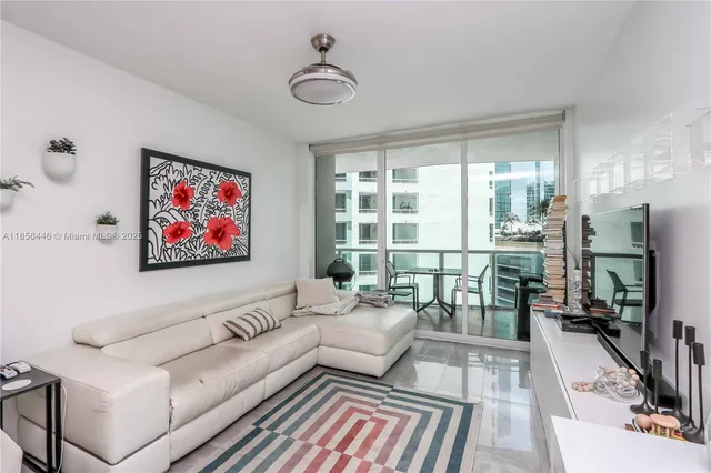 $3,200 | 218 Southeast 14th Street, Unit 1406, Miami, FL 33131