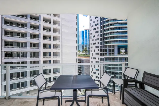 $3,200 | 218 Southeast 14th Street, Unit 1406, Miami, FL 33131