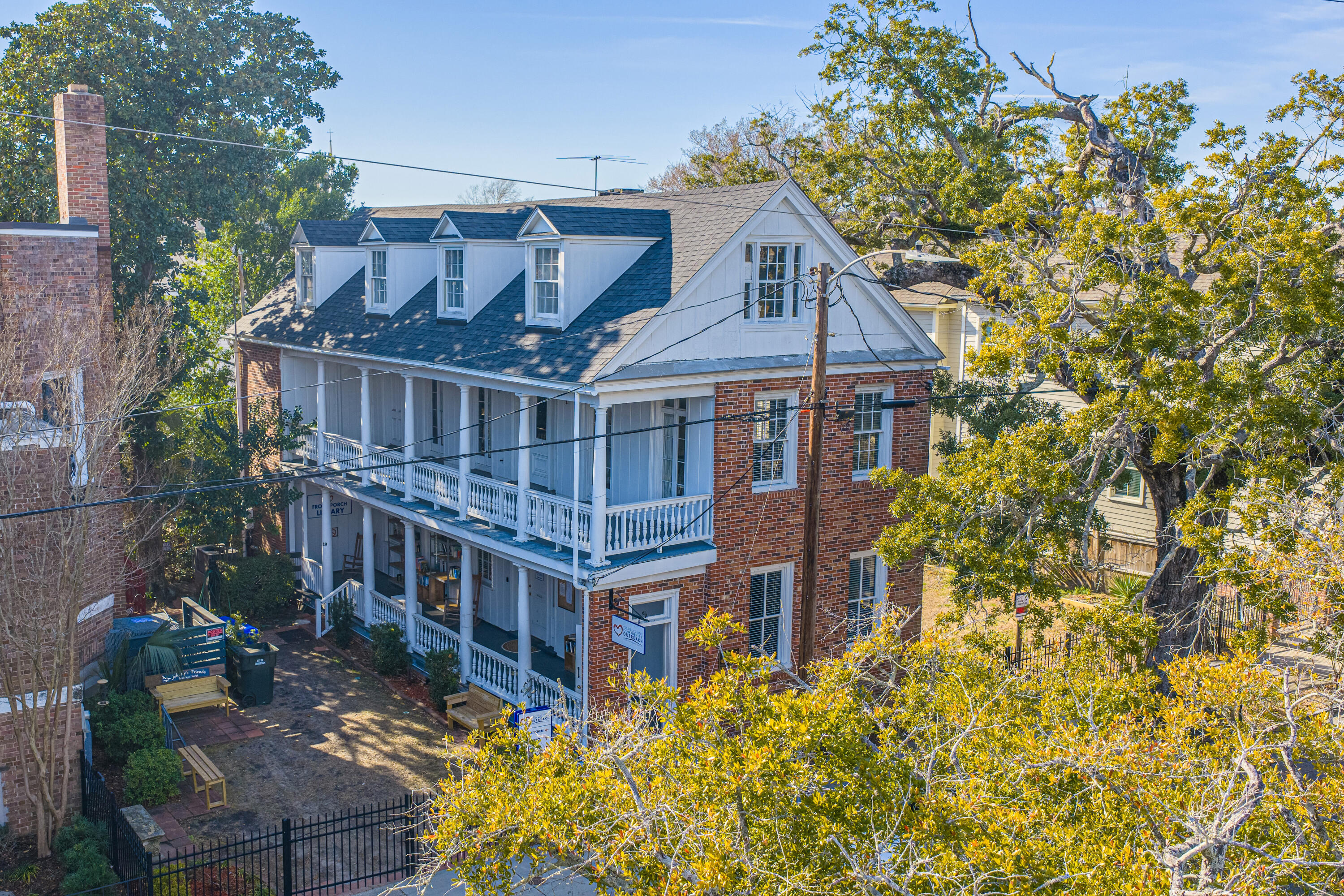 79 America Street Charleston, SC 29403 - Photo 2 of 40 79AmericaSt001