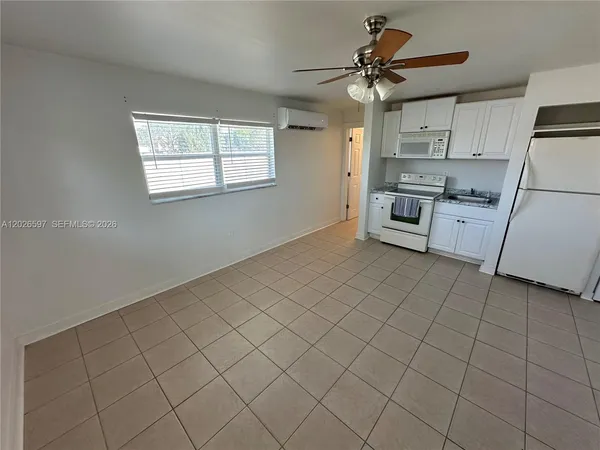 $1,150 | 318 Tarpon Drive, Unit 1, Cape Coral, FL 33904
