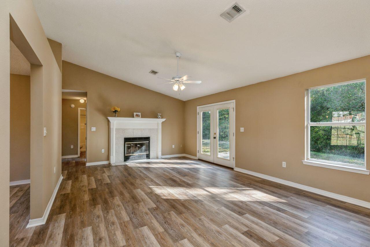 4781 Balboa Road Crestview, FL 32539 - Photo 8 of 33 Gallery Image 8