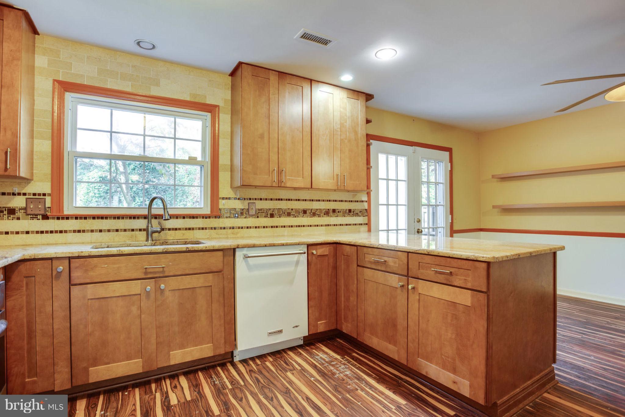 608 Sonata Way Silver Spring, MD 20901 - Photo 15 of 35 Kitchen