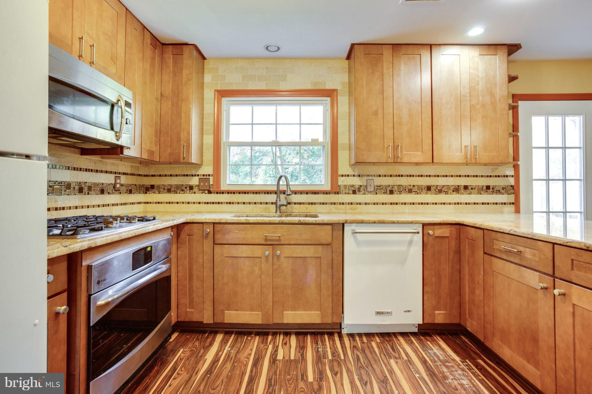 608 Sonata Way Silver Spring, MD 20901 - Photo 16 of 35 Kitchen