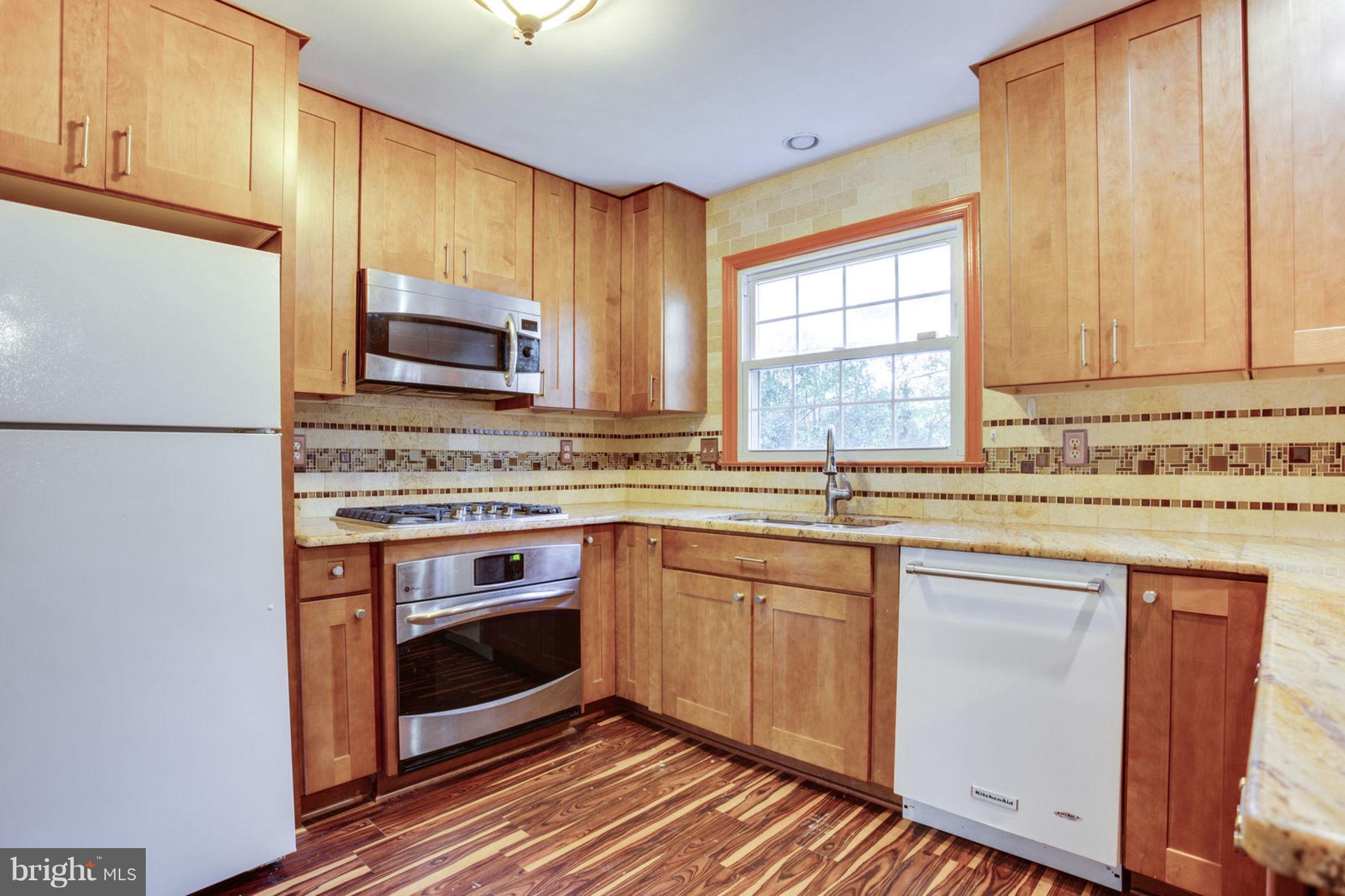 608 Sonata Way Silver Spring, MD 20901 - Photo 17 of 35 Kitchen