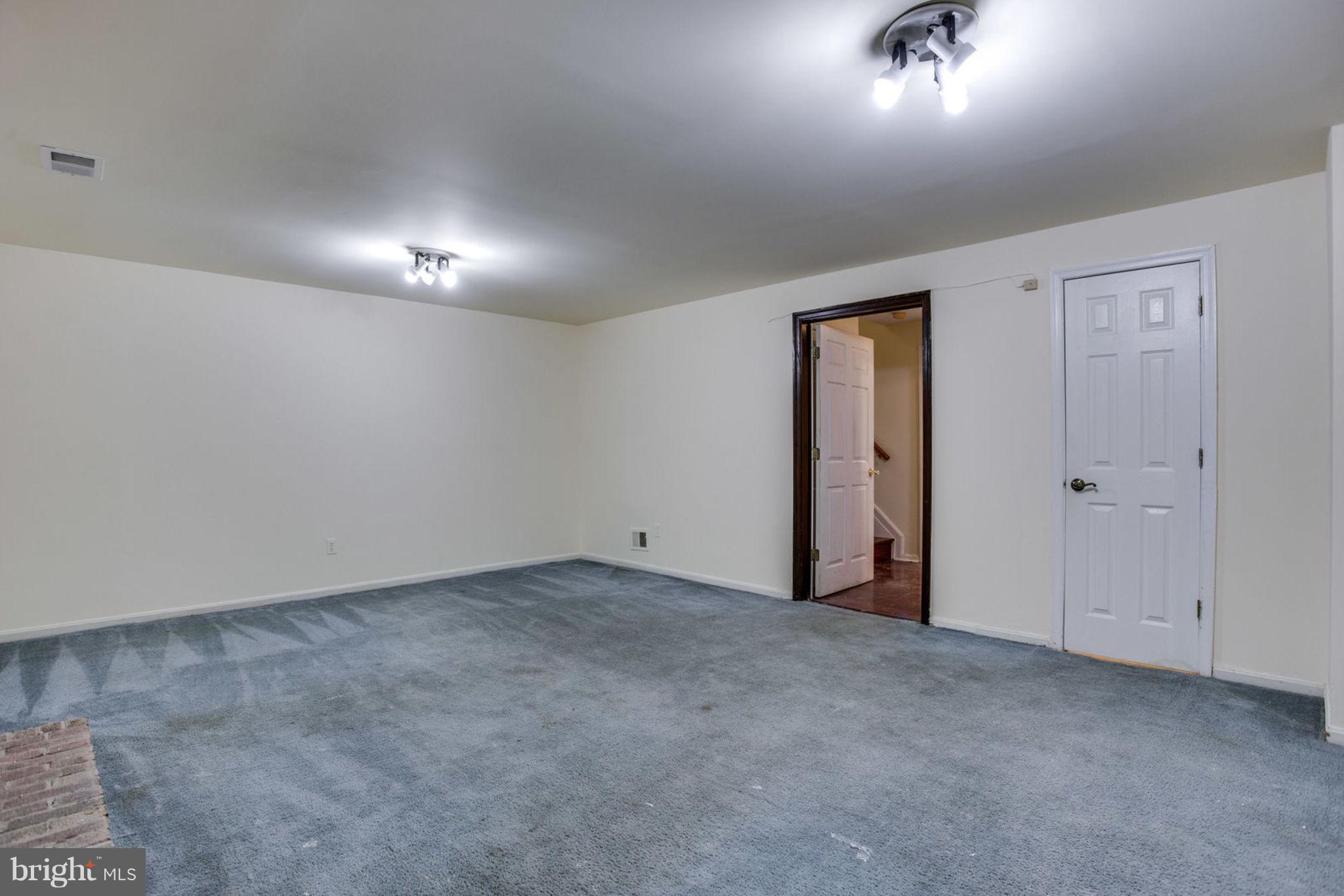 608 Sonata Way Silver Spring, MD 20901 - Photo 26 of 35 Family Room