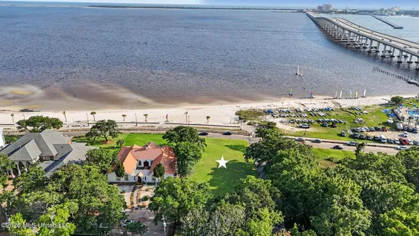 $1,250,000 | 201 Front Beach Drive, Ocean Springs, MS 39564