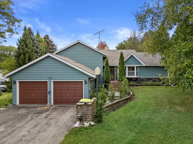 $469,900 | 735 South 2nd Street, Delavan, WI 53115