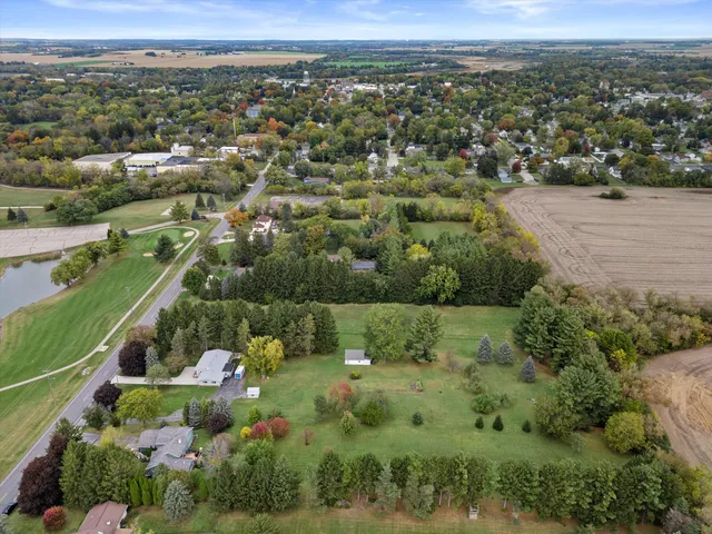 $469,900 | 735 South 2nd Street, Delavan, WI 53115