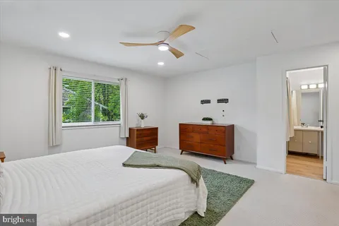 $630,000 | 300 New Mark Esplanade, Rockville, MD 20850
