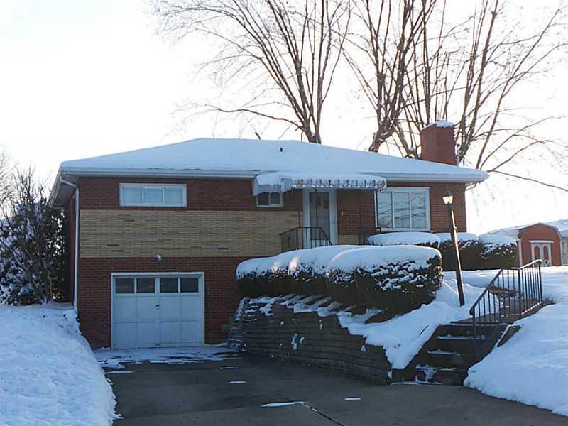 407 McGovern Road Houston, PA 15342 - Photo 2 of 25 Exterior Front.
