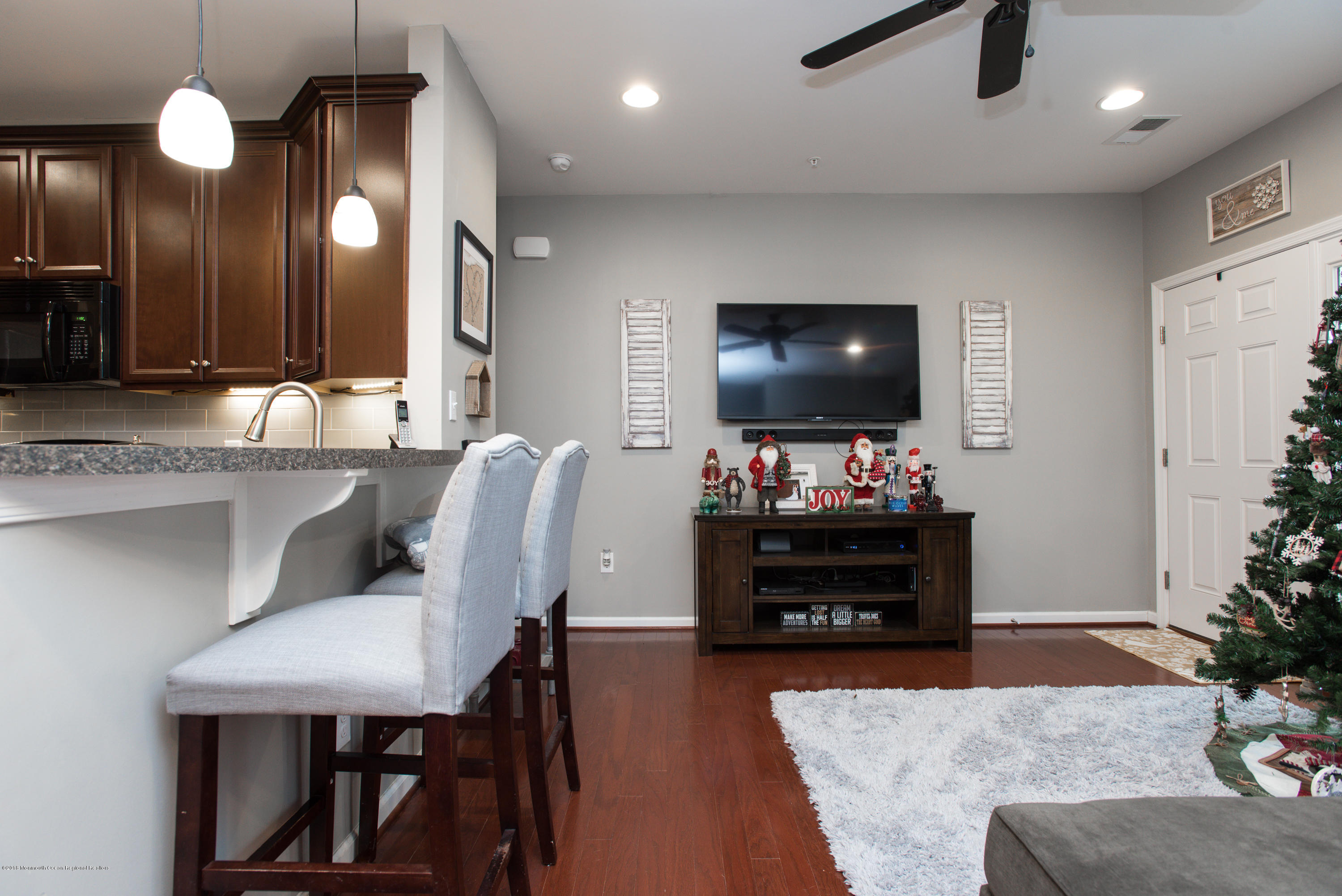 14 Michael Drive Tinton Falls, NJ 07712 - Photo 3 of 18 DSC_8567