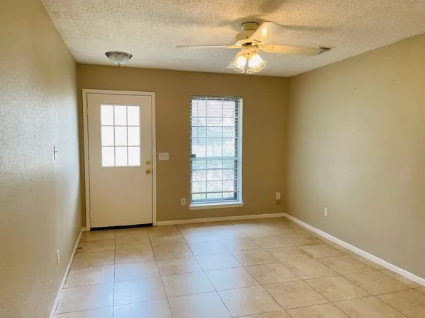 $1,975 | 4715 Rainbow Run, Sugar Land, TX 77479