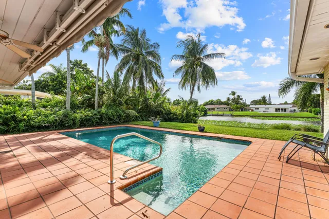 $875,000 | 8415 Pine Tree Lane, Lake Clarke Shores, FL 33406