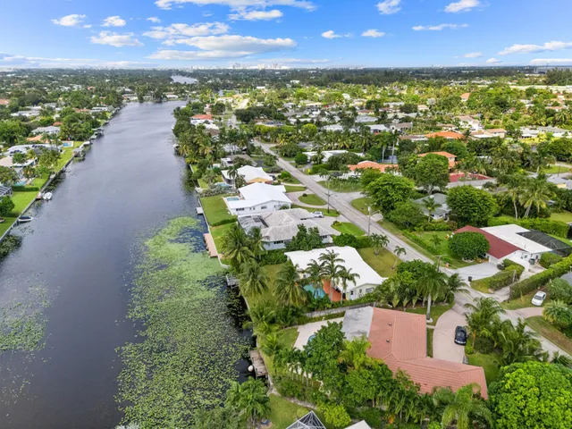 $875,000 | 8415 Pine Tree Lane, Lake Clarke Shores, FL 33406