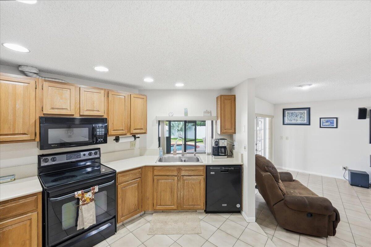 8301 Southwest 27th Place Davie, FL 33328 - Photo 14 of 41 08-DSC2382