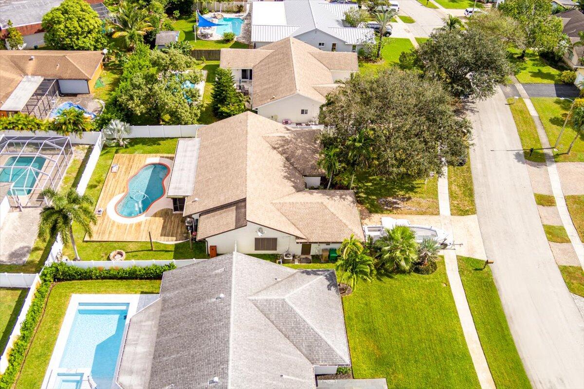 8301 Southwest 27th Place Davie, FL 33328 - Photo 36 of 41 52-MAX_0005