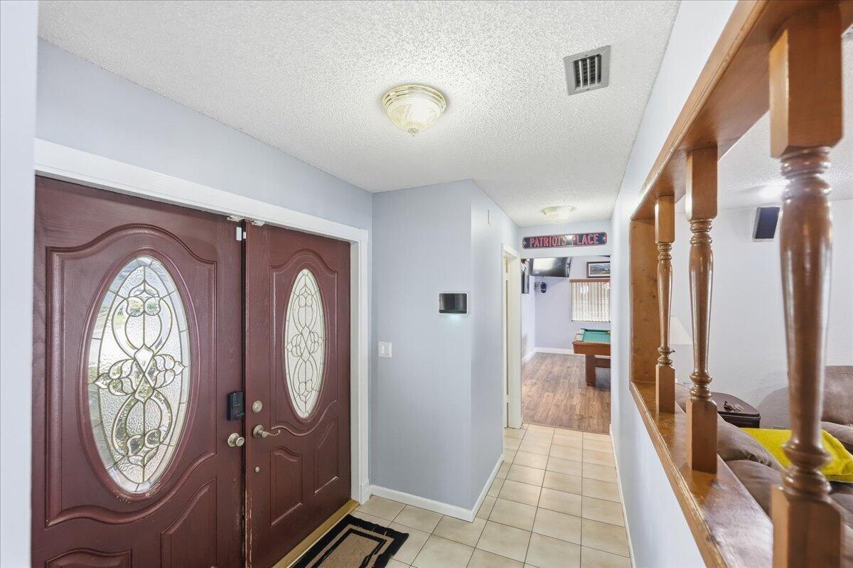 8301 Southwest 27th Place Davie, FL 33328 - Photo 5 of 41 05-DSC2367